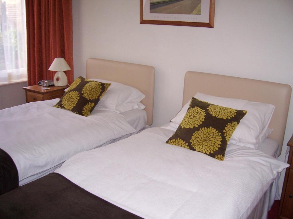 Spring Lodge هاروغايت الغرفة الصورة