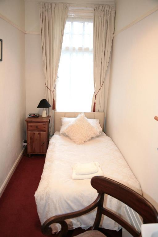 Spring Lodge هاروغايت الغرفة الصورة