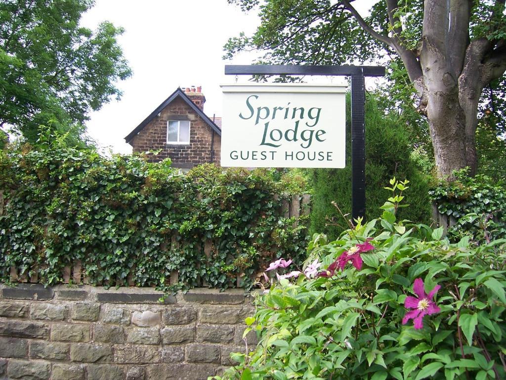 Spring Lodge هاروغايت المظهر الخارجي الصورة