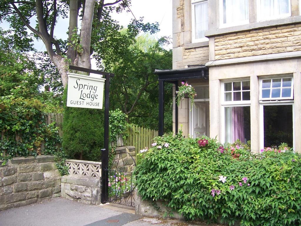 Spring Lodge هاروغايت المظهر الخارجي الصورة